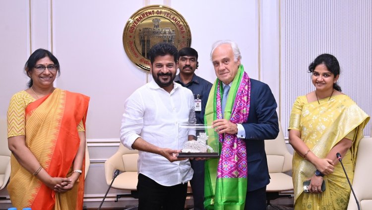 రేవంత్ రెడ్డి ని కలిసిన స్పెయిన్ రాయబారి జువాన్ ఆంటోనియో మార్చ్ పుజోల్