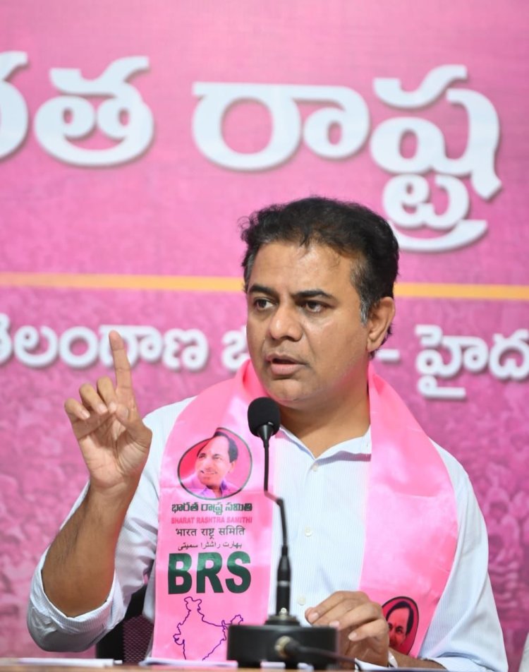 మంత్రి కొండా సురేఖకు లీగల్ నోటీసులు పంపిన కేటీఆర్