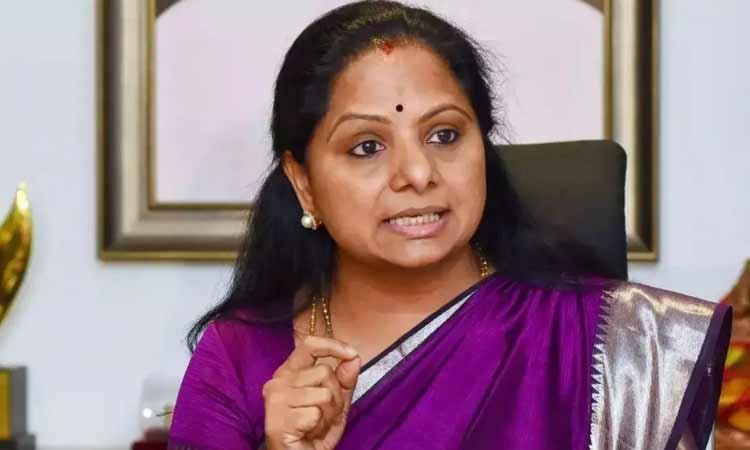 తన జోలికి వస్తే బాగుండదు వార్నింగ్ ఇచ్చిన కవిత