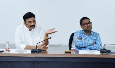 రేషన్ కార్డుతో సంబంధం లేకుండా  ఆరోగ్యశ్రీ కార్డుల జారీకై ప్రతిపాదనలు