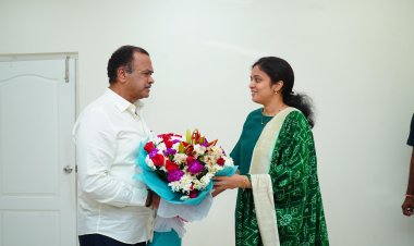 మంత్రి కోమటిరెడ్డిని కలిసిన ఐ అండ్ పిఆర్ కమిషనర్