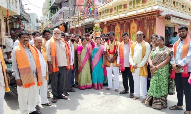 గోల్కొండ జగదాంబ అమ్మవారికి బోనం