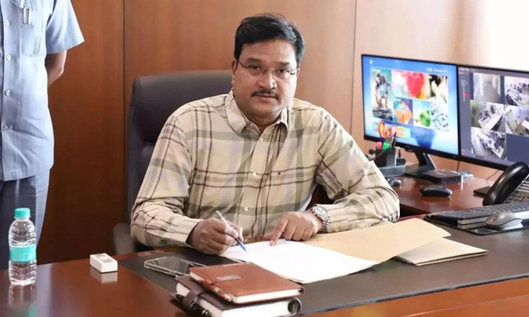 నాలాల ఆక్రమణలపై స్పెషల్ డ్రైవ్ :   హైడ్రా కమిషనర్ రంగనాథ్