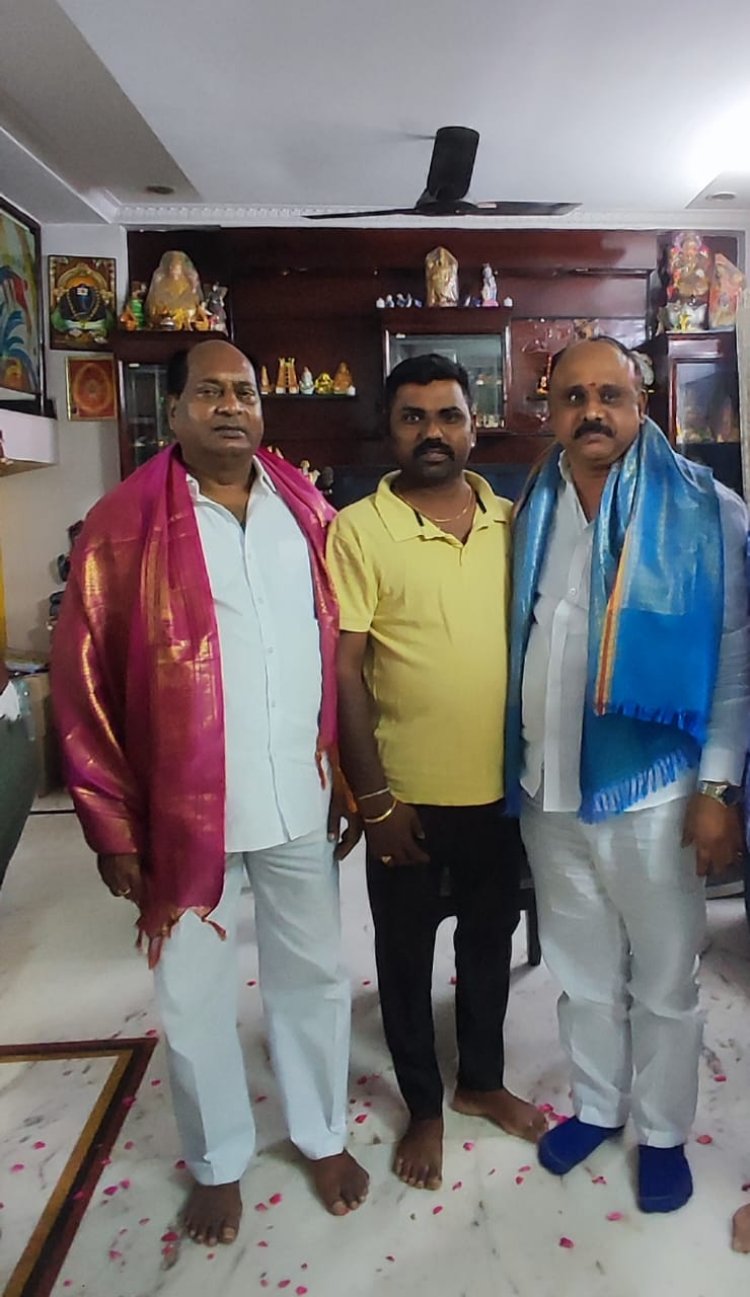 టీపీసీసీ ప్రధాన కార్యదర్శులను సత్కరించిన మామిడాల శ్రీనివాస్