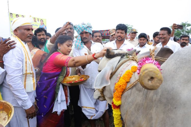 ఏరువాక కార్యక్రమంలో పాల్గొన్న హోం మంత్రి వంగలపూడి అనిత