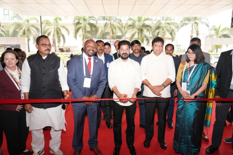 గూగుల్ సేఫ్టీ ఇంజనీరింగ్ సెంటర్ ను ప్రారంభించిన సీ ఎం రేవంత్ రెడ్డి