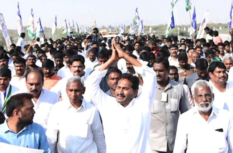 మరోసారి పాదయాత్ర చేపట్టనున్న  వై ఎస్ జగన్?