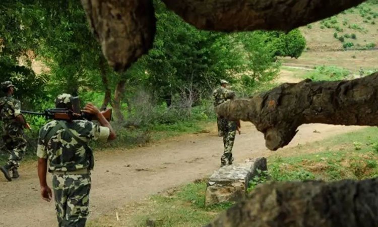 ఛత్తీస్‌గఢ్‌ లో ఎన్ కౌంటర్.. ఇద్దరు మావోయిస్టులు మృతి