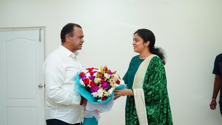 మంత్రి కోమటిరెడ్డిని కలిసిన ఐ అండ్ పిఆర్ కమిషనర్