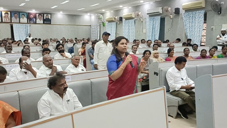 కేసీ కెనాల్ పై శిల్పా వెంచర్ వేసి  7 వేల ఎకరాలకు రైతులకు నీరు వెళ్లకుండా చేసిన వారిపై కఠిన చర్యలు తీసుకోవాలి :  ఎమ్మెల్యే భూమా అఖిల ప్రియా