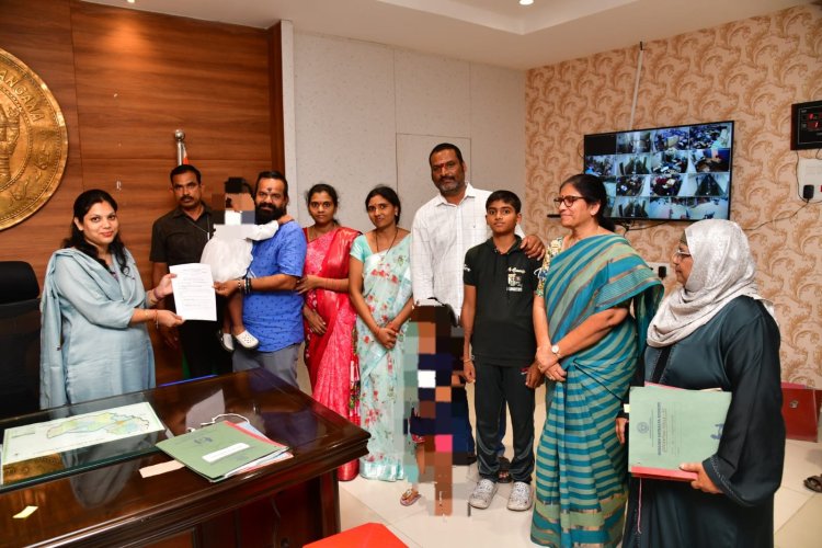 పిల్లలు లేని దంపతులు బంధువుల నుండి చట్టబద్ధమైన దత్తత  తీసుకోవాలి : కలెక్టర్ పమేలా సత్పతి