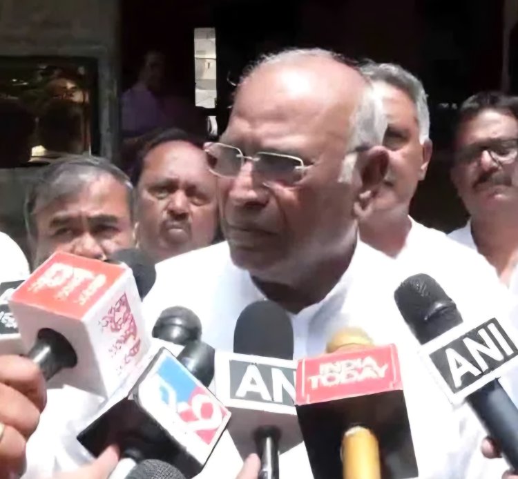 కర్ణాటక ముఖ్యమంత్రి మార్పు అంశం పార్టీ హైకమాండ్ చేతిలో ఉంది  :  మల్లికార్జున్‌ ఖర్గే