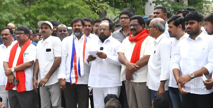 గుట్ట అన్నదాన పథకానికి 25 లక్షల విరాళం