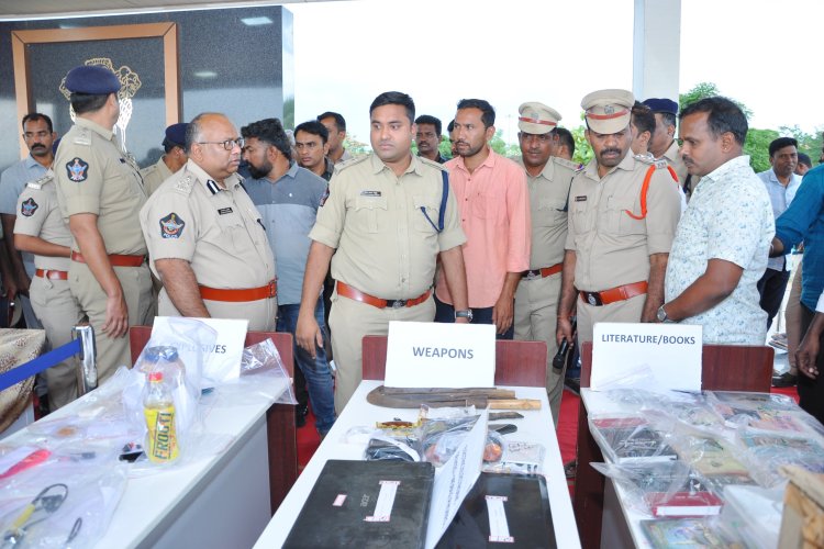 ఉగ్రవాదుల ఇళ్లనుంచి భారీ పేలుడు పదార్ధాలు స్వాధీనం