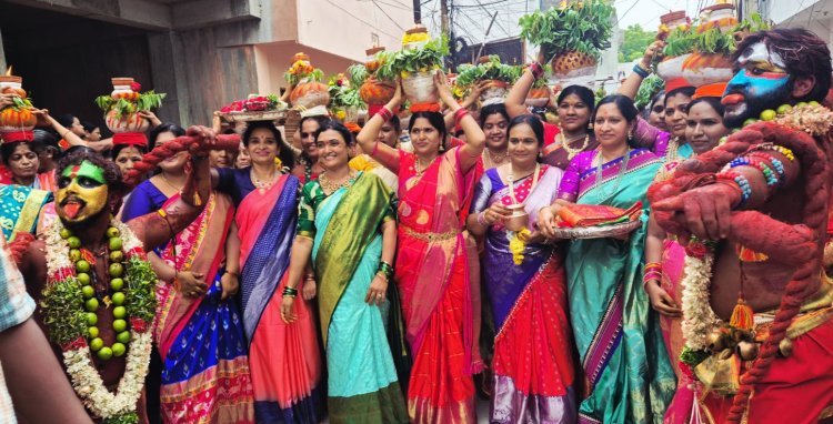 ఘనంగా రెడ్డమ్మల బోనం