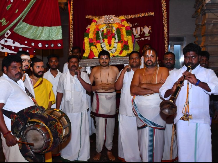 కన్నుల పండువగా ఊంజలి సేవోత్సవం