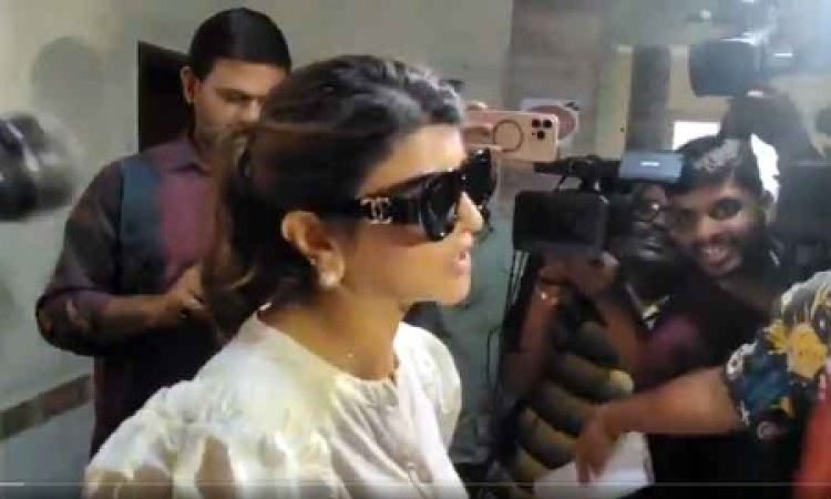 ఈడీ విచారణకు హజరయిన మంచు లక్ష్మి